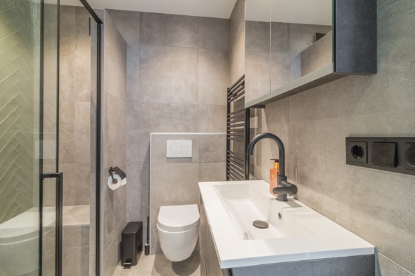 Medium property photo - Tolstraat 2B, 2405 VR Alphen aan den Rijn